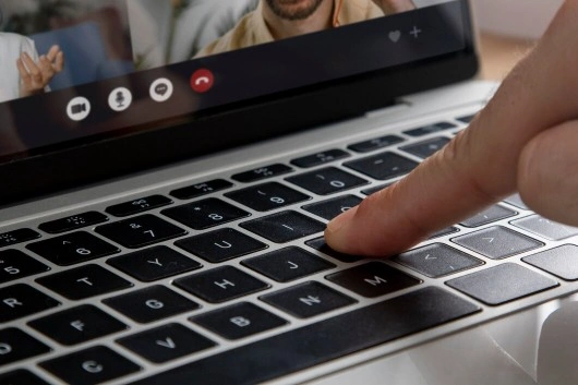 mute dan unmute peserta meeting